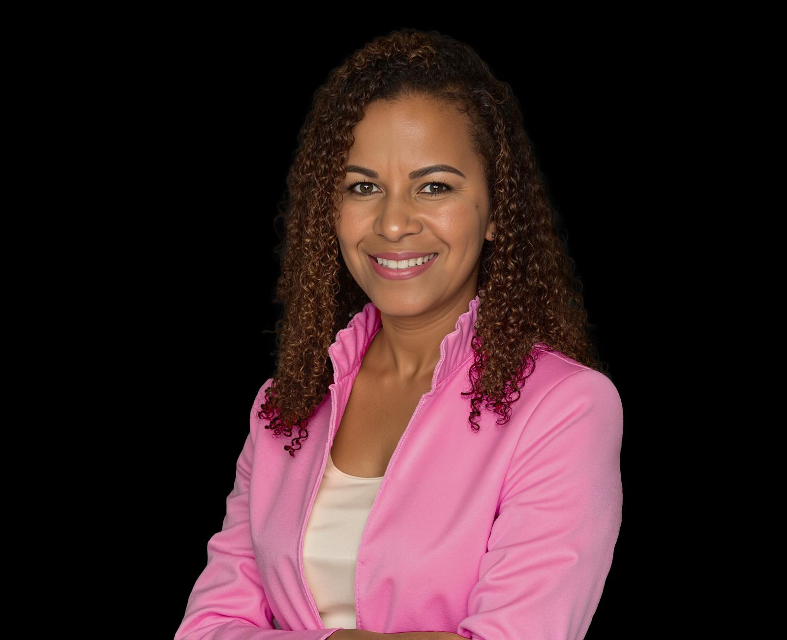 Joselle Alves, Broker